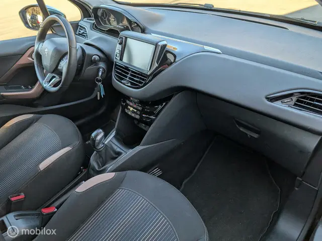Peugeot 208 1.2 VTi Urban Soul 2013 Benzine 4