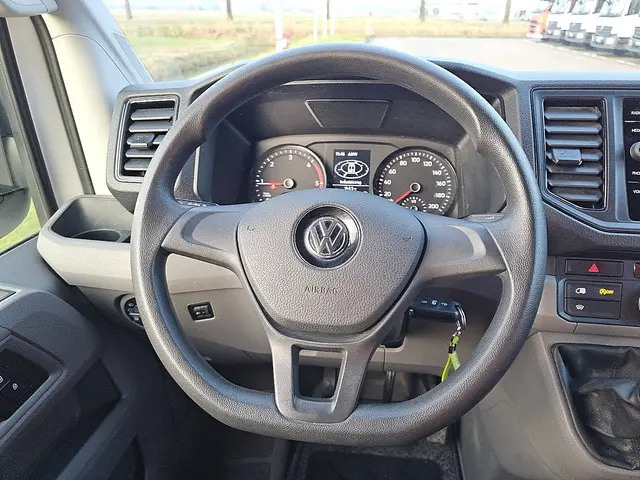 Volkswagen Crafter 35 2.0 2024 Diesel 12