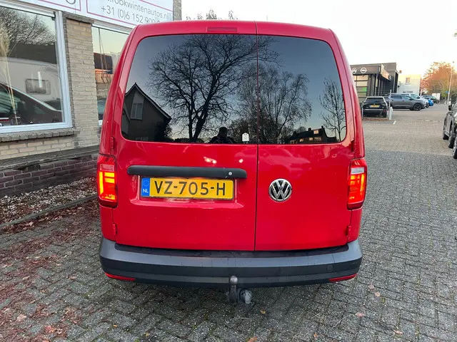 Volkswagen Caddy 2.0 TDI L1H1 BMT Trendline 2016 Diesel 6