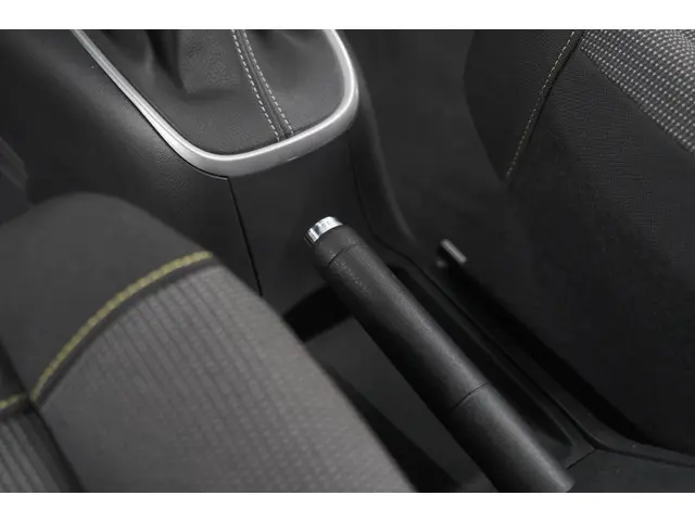 Citroën C3 PureTech 110 EAT6 Shine 2023 Benzine 35