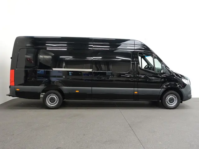 Mercedes-Benz Sprinter 317 L3H2 170PK 2021 Diesel 36