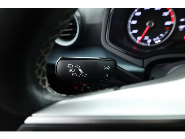 SEAT Arona 1.0 TSI Xperience 2021 Benzine 9