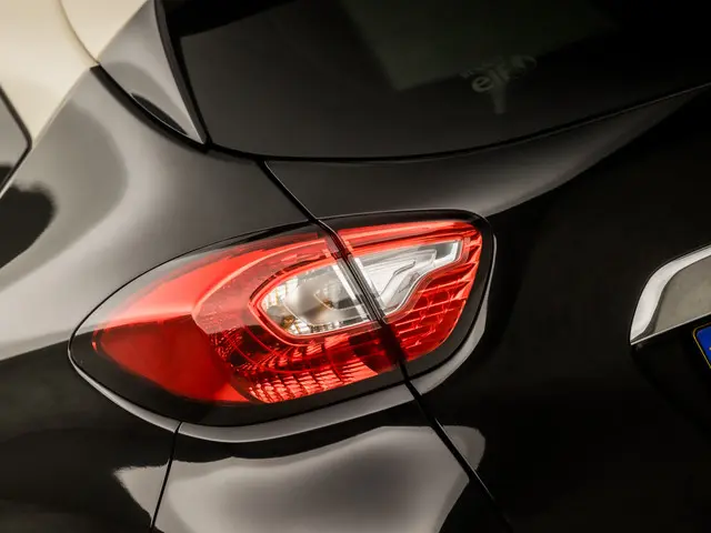 Renault Captur 0.9 TCe Helly Hansen 2015 Benzine 23