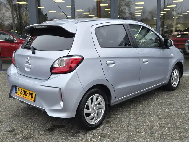 Mitsubishi Space Star 1.2 Intense 2022 Benzine 2