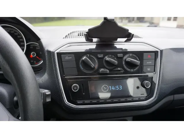 Volkswagen up! 1.0 5 Drs Airco blue tooth 2021 Benzine 7