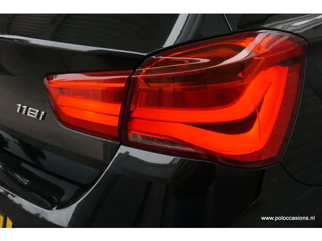 BMW 1 Serie 118i 2018 Benzine 19