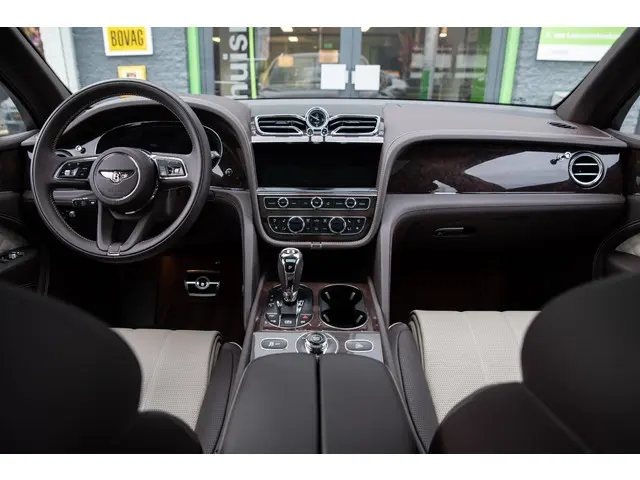 Bentley Bentayga 3.0 V6 Hybrid 2022 Hybride Benzine 32