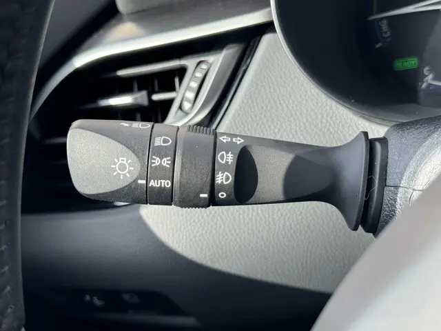 Toyota C-HR 1.8 Hybrid Dynamic 2023 Hybride Benzine 28