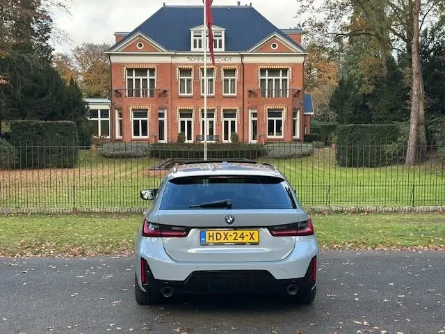 BMW 3 Serie Touring 330e xDrive 2023 Hybride Benzine 26