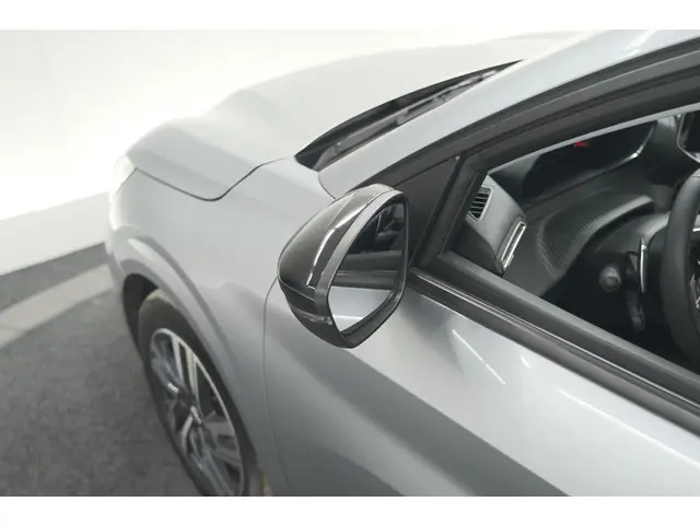 Peugeot 208 PureTech 100 EAT8 Active Pack 2023 Benzine 18