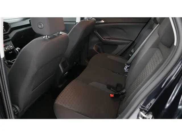Volkswagen T-Cross 1.0 TSI 95pk Life 2023 Benzine 34