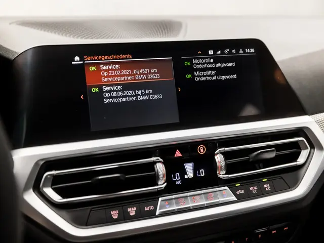 BMW 3 Serie 320i M Sport 2020 Benzine 28
