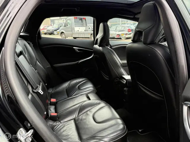 Volvo V40 1.6 D2 R-Design EXPORTPRIJS 2013 Diesel 21