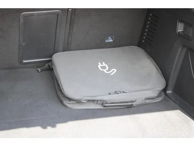 Peugeot 3008 1.6 HYbrid4 300 GT 2020 Hybride Benzine 12