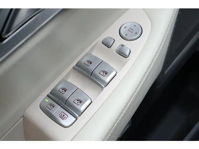 BMW 7 Serie 740i High Executive 2017 Benzine 48