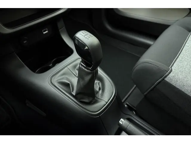 Citroën C3 1.2 PureTech C-Series 2021 Benzine 15