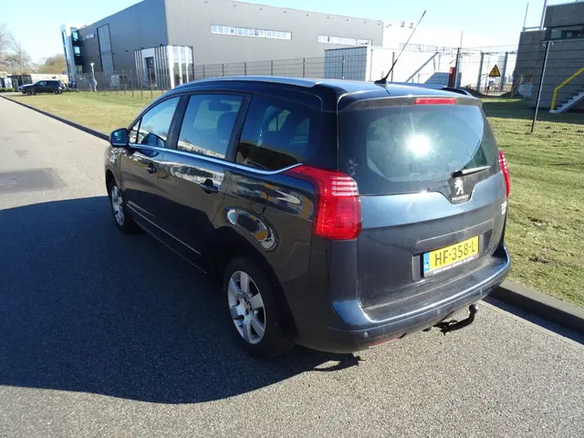 Peugeot 5008 3