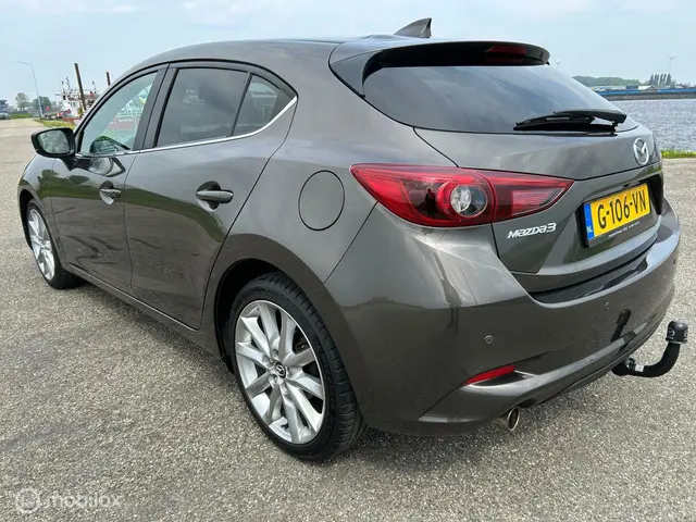 Mazda 3 2.0 SkyActiv-G 120 GT-M 2017 Benzine 7