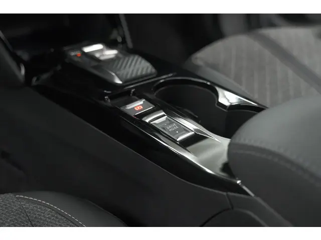 Peugeot 2008 1.2 Hybrid 145 Allure 2025 Hybride Benzine 44