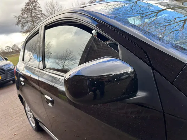 Mitsubishi Space Star 1.0 Bright 2015 Benzine 8