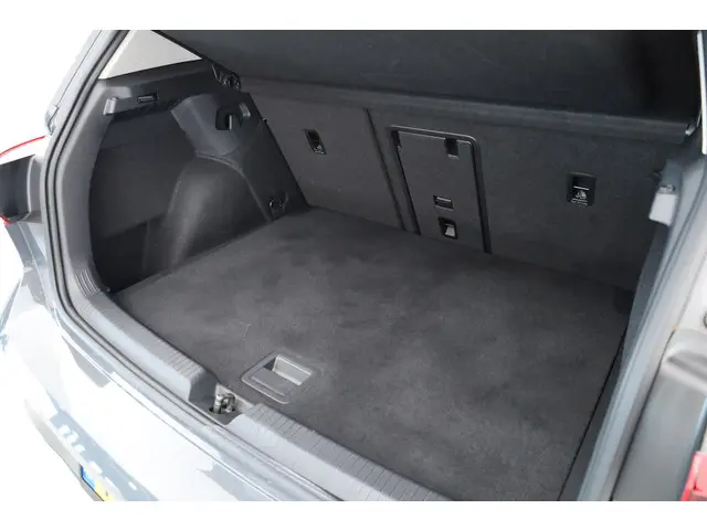 Volkswagen Golf 1.5 eTSI Style DSG 2020 Benzine 38