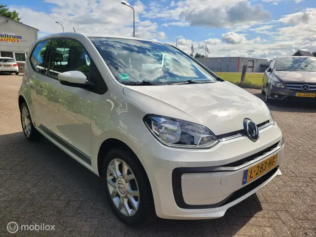 Volkswagen up! 1.0 BMT take up!,airco,lm 2017 Benzine 7