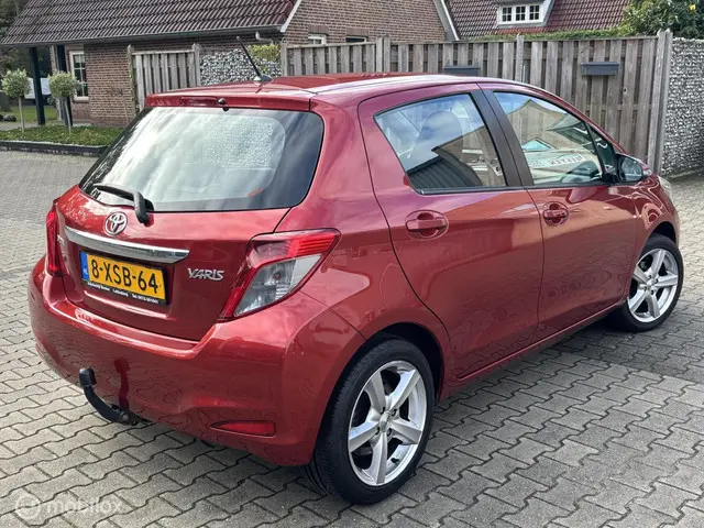 Toyota Yaris 1.3 VVT-i Dynamic / Garantie ! 2012 Benzine 6