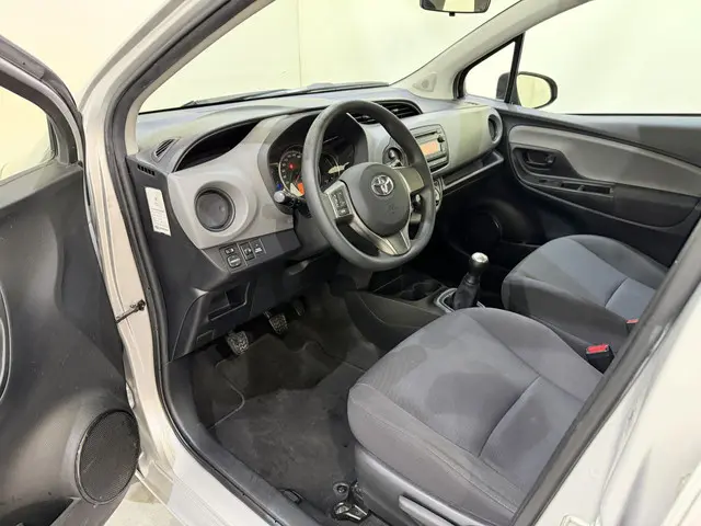 Toyota Yaris HB 1.0 VVt-i Aspiration 2015 Benzine 31