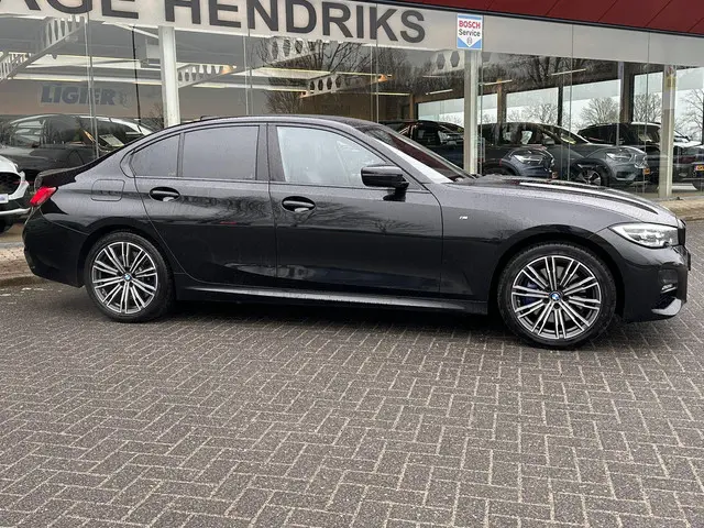 BMW 3 Serie 330e 2020 Hybride Benzine 5