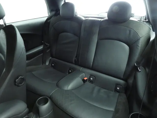 MINI 3-Deurs Cooper 2022 Benzine 8