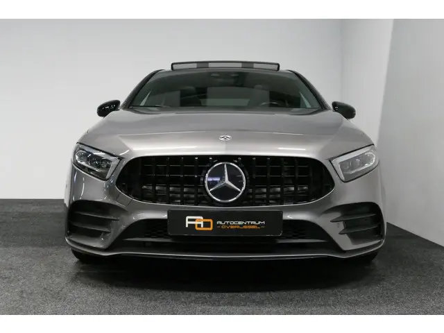 Mercedes-Benz A-Klasse 200 AMG Line 2021 Benzine 18