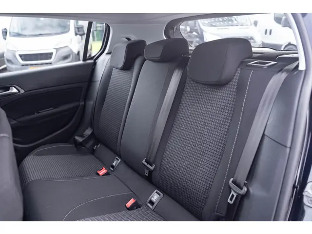 Peugeot 308 1.5 BlueHDi Blue Lease Active 2020 Diesel 35