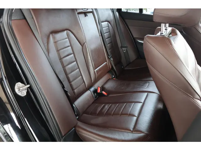 BMW 3 Serie Touring 320e 2022 Hybride Benzine 8