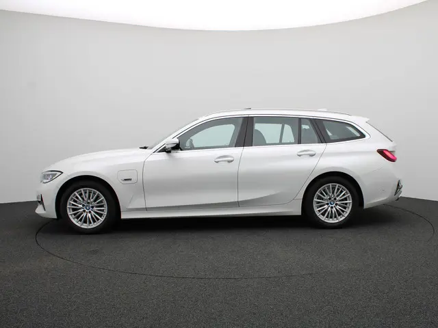 BMW 3 Serie 320e Touring 2021 Hybride Benzine 4