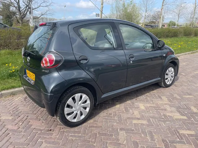 Toyota Aygo 1.0 VVT-i Now-Airco-NAP 2014 Benzine 5