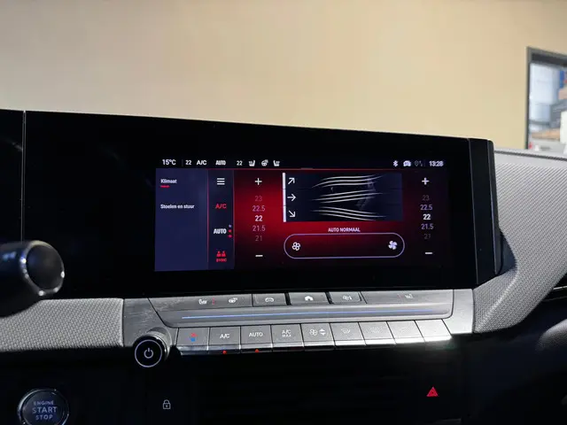 Opel Astra Sports Tourer 1.2 GS Line 2024 Benzine 32