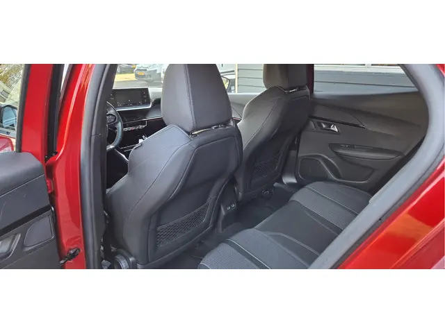 Peugeot 2008 1.2 PureTech GT Pack 2021 Benzine 24