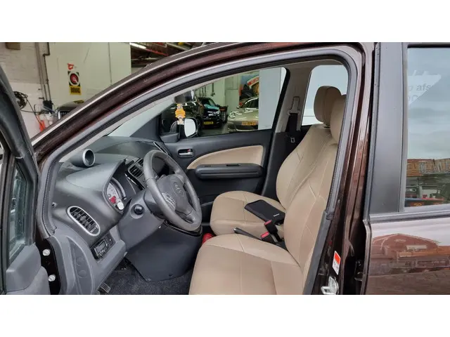 Suzuki Splash 1.2 Comfort vol leer 2013 Benzine 13