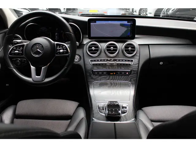 Mercedes-Benz C-Klasse 180 2019 Benzine 16
