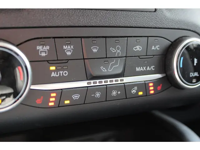 Ford Kuga 2.5 PHEV ST-Line X 2023 Hybride Benzine 28