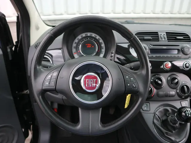 Fiat 500 1.2 Lounge 2013 Benzine 9