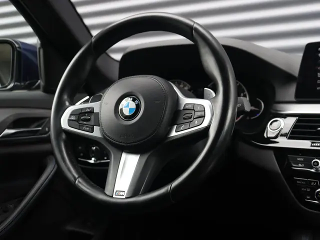 BMW 5 Serie Touring 520i 2017 Benzine 38