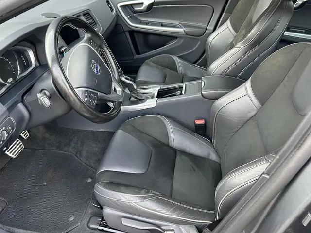 Volvo V60 1.5 T3 R-Design 2016 Benzine 7