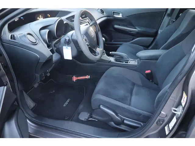 Honda Civic 1.8 GT 2012 Benzine 6