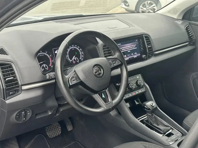 Škoda Karoq TSI Bus APPLE CARPLAY TREKHAAK 2019 Benzine 8