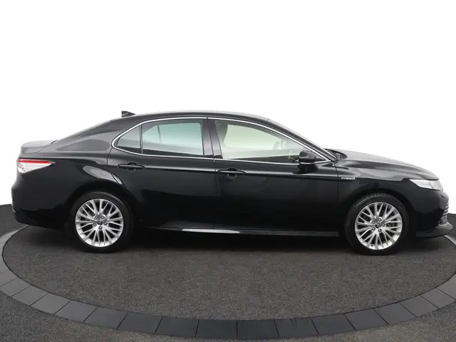 Toyota Camry 2.5 Hybrid Executive 2019 Hybride Benzine 12