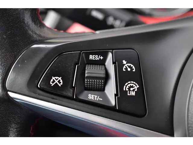 Opel ADAM 1.2 2018 Benzine 13