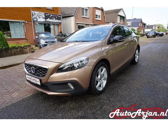 Volvo V40 Cross Country 1.6 T4 Momentum 2014 Benzine