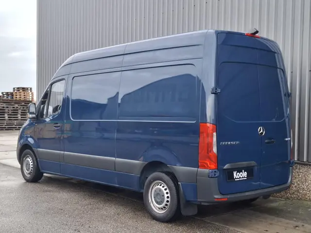 Mercedes-Benz Sprinter 311 2.2 CDI L2H2 2019 Diesel 6