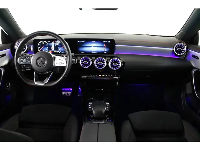 Mercedes-Benz CLA 180 Business Solution AMG 2020 Benzine 4